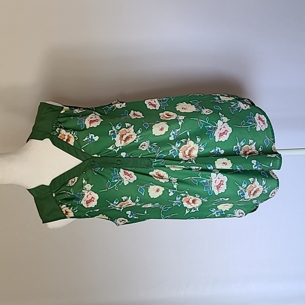 ModCloth Sleeveless Floral Blouse Size M